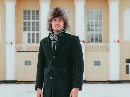 na-svyazi-selo-kak-molodye-kazahstancy-zhivut-i-rabotayut-v-poselke-bestobe