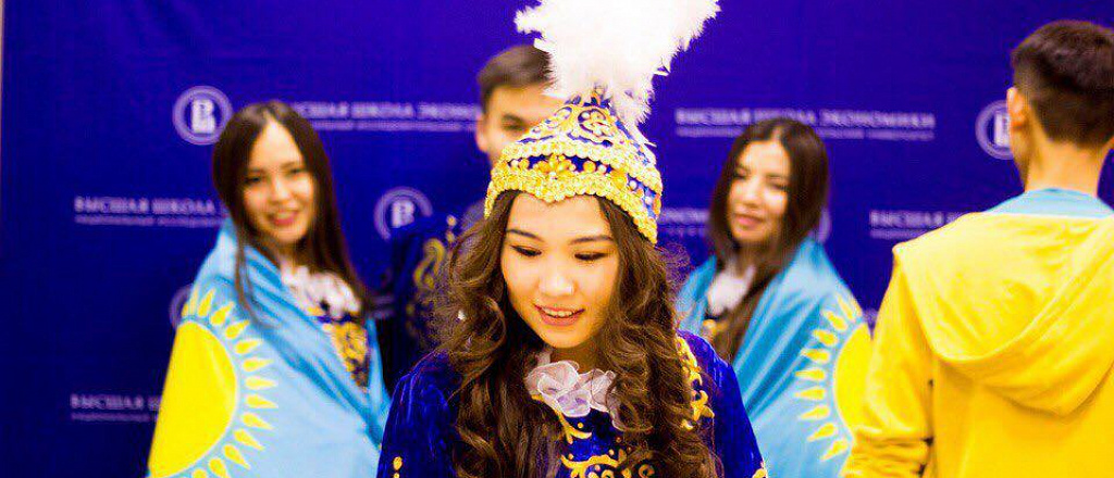 kazahstanskie-studenty-o-tom-kak-besplatno-postupit-v-vysshuyu-shkolu-ekonomiki-v-moskve