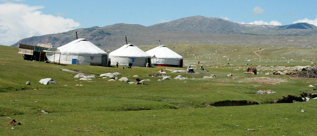 ekoturizm-v-mongolii-gde-otdohnut-i-pochuvstvovat-sebya-kochevnikom