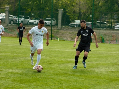 kinopoisk-provel-turnir-po-futbolu-sredi-zhurnalistov