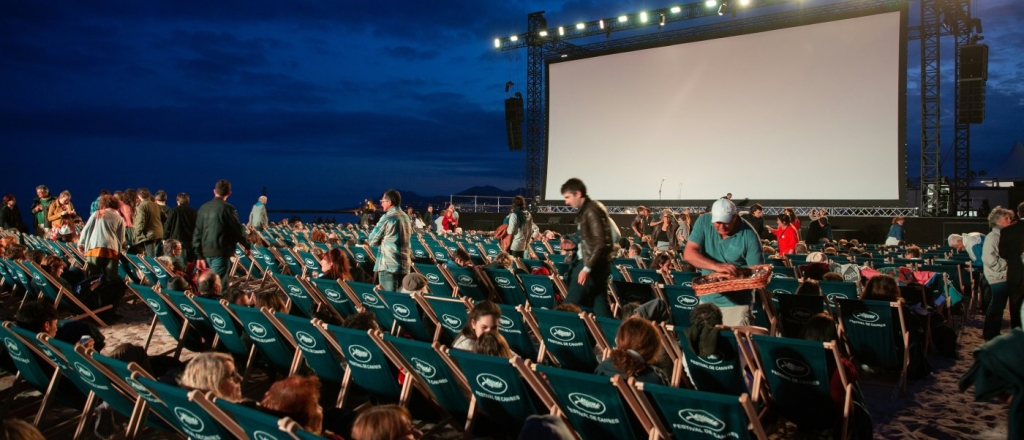 6-mest-gde-posmotret-kino-pod-otkrytym-nebom-v-baku