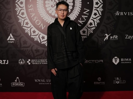 kreativnaya-industriya-zalkar-askarali-ob-interpretacii-kyrgyzskih-tradiciy-i-istorii-v-sovremennom-dizayne