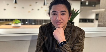 Как маркетинг становится мостом между индустриями: опыт Дамира Жолеуова и кейс запуска Apple Pay в Казахстане 