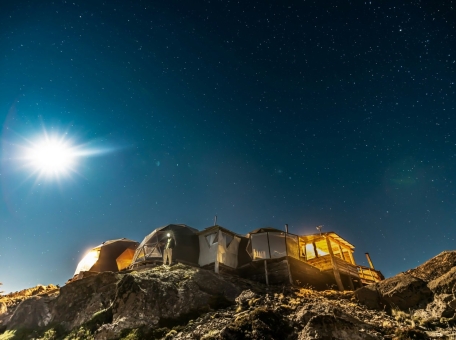 ryadom-s-al--uloy-otkroyut-centr-astroturizma-s-observatoriey-i-otelem