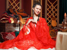 national-kazakh-clothing-in-modern-performance-of-brands-and-designers