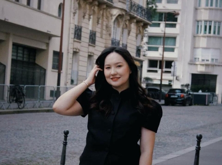 aykumis-sydykova-ob-uchebe-v-edhec-business-school-i-rabote-v-make-up-for-ever-v-parizhe