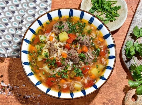 gde-nayti-samuyu-vkusnuyu-mastavu-na-bochke-5-restoranov-v-gorah