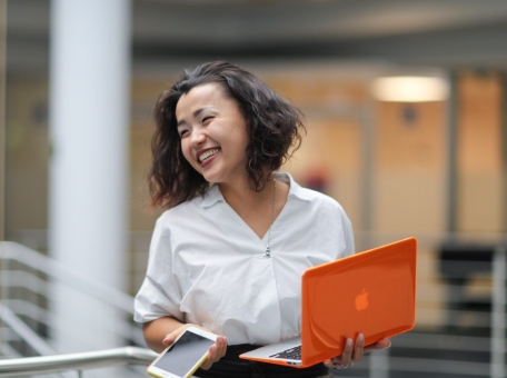 nashi-v-mire-aruash-omarova-o-tom-kak-postroit-kar-eru-v-mezhdunarodnom-hr-i-zachem-segodnya-nuzhen-linkedin