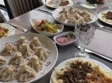 8-mest-v-baku-gde-podayut-samye-vkusnye-yarpag-hingal-i-hinkali
