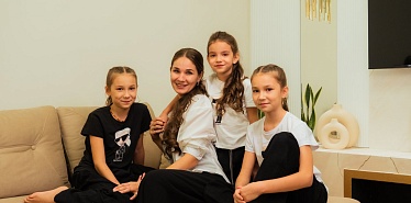 Отцы и дети. Зарина Ядгарова и ее дочери о семейных традициях, совместных увлечениях и правилах взаимоотношений