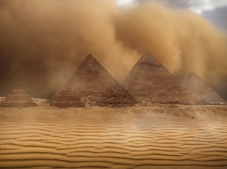 trevis-skott-predstavit-al-bom-utopia-koncertom-u-egipetskih-piramid