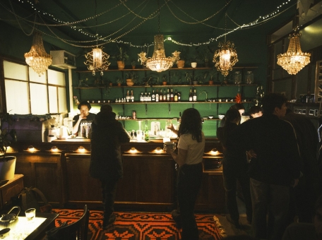 ot-plenochnoy-laboratorii-k-baru-aku-sharsheeva-i-artem-akimov-o-sozdanii-doma-kul-t-v-bishkeke