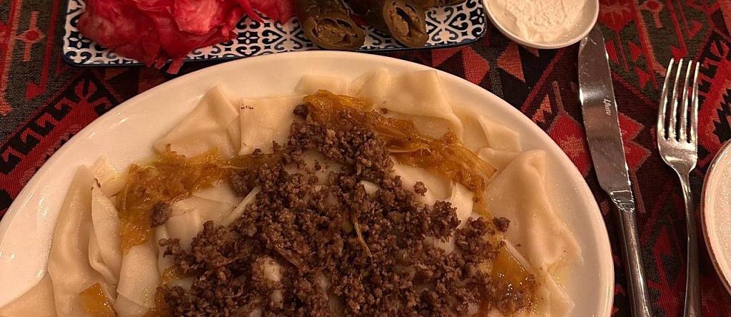 Азербайджанская кухня: долма, пити и дюшбара — гид по самым вкусным блюдам