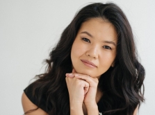 kreativnaya-industriya-malika-nikolaeva-o-tom-kak-frienda-pomogaet-zhenschinam-nahodit-podrug-v-100-stranah