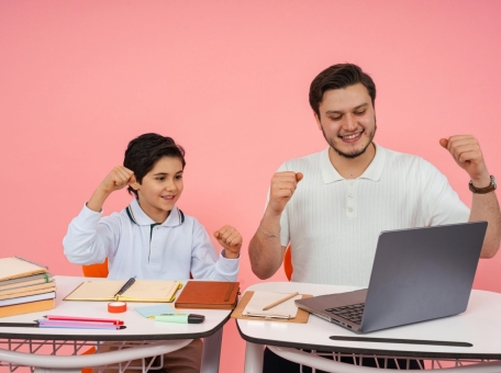 pervaya-onlayn-shkola-tunguch-nachala-rabotu-v-kyrgyzstane