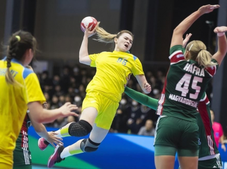 kazahstanskie-gandbolistki-oderzhali-pervuyu-pobedu-na-chempionate-azii