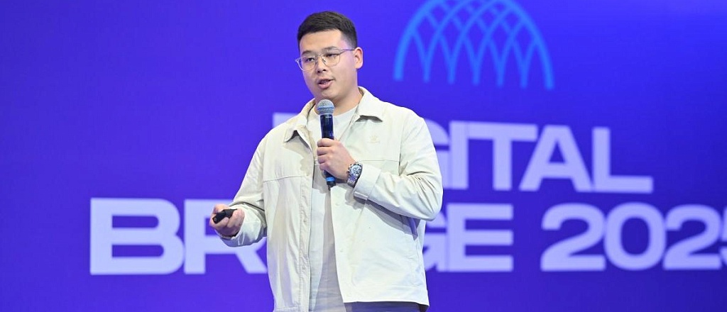 ramis-zholdoshev-o-tom-kak-stal-pervym-ai-blogerom-v-kyrgyzstane-i-sozdal-startap-fusion-ai