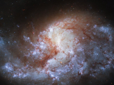teleskop-hubble-sfotografiroval-spiral-nuyu-galaktiku