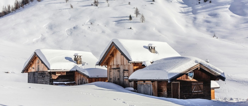 gde-ostanovit-sya-v-karakole-10-komfortnyh-i-byudzhetnyh-oteley-i-gostevyh-domov