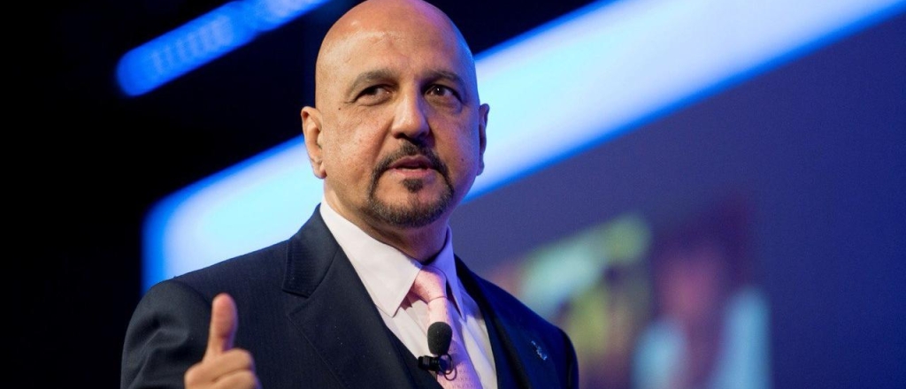 futurolog-tarik-kureyshi-o-tom-kak-ii-menyaet-nashu-zhizn-i-kak-nuzhno-menyat-sya-nam