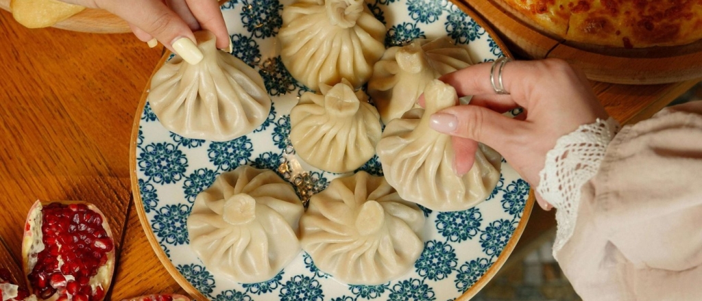 8-places-in-baku-where-they-serve-the-most-delicious-yarpag-khingal-and-khinkali