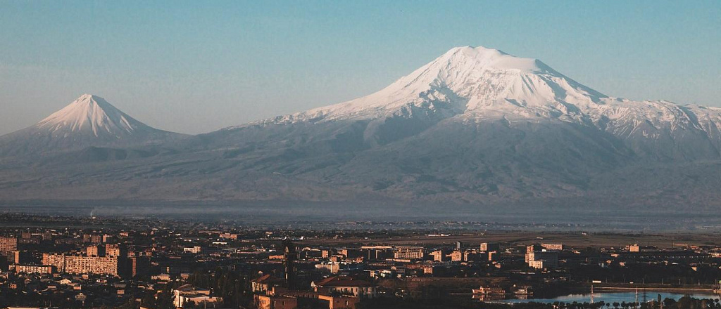 10-prichin-pereehat-v-armeniyu