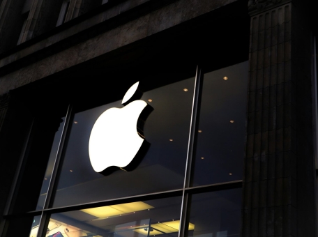 apple-mozhet-ispol-zovat-openai-ili-anthropic-dlya-razvitiya-siri