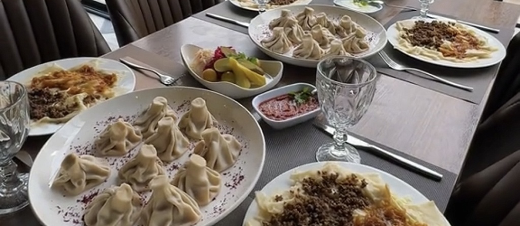 8 мест в Баку, где подают самые вкусные ярпаг хингал и хинкали