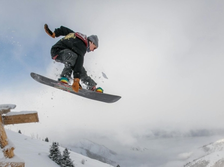 10-places-in-almaty-to-rent-winter-clothing-and-ski-equipment