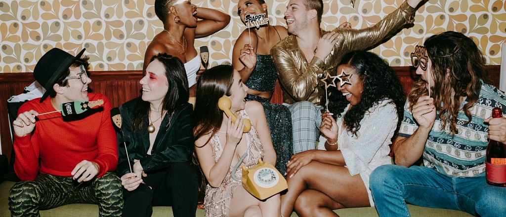 kak-provesti-novogodnyuyu-noch-20-idey-dlya-prazdnika-v-krugu-blizkih