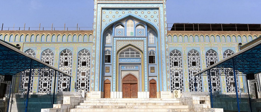 7-incredibly-beautiful-mosques-in-central-asia