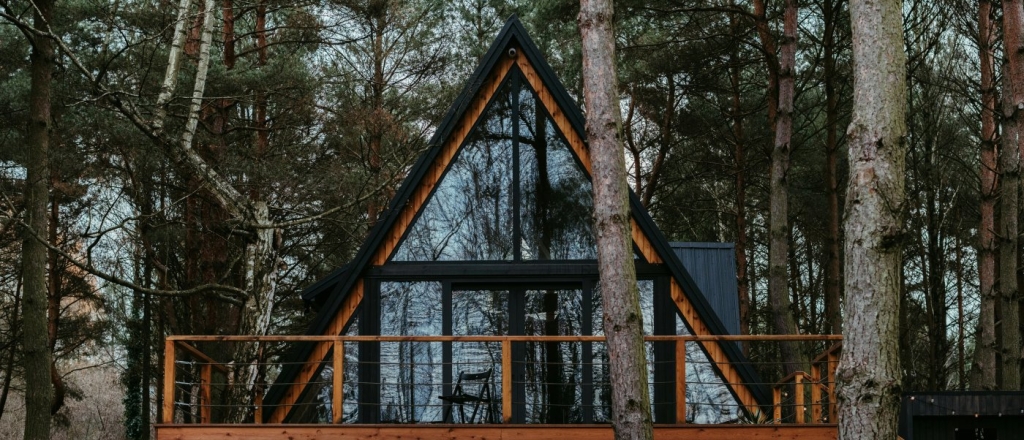 gde-ostanovit-sya-v-borovom-i-ryadom-oteli-domiki-i-glempingi-na-lyuboy-vkus