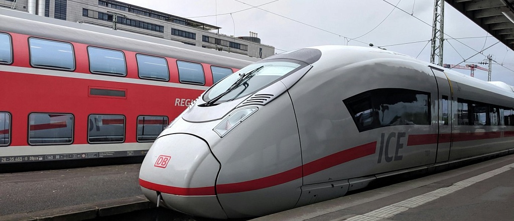 uzbekistan-zapuskaet-skorostnoy-poezd-hyundai-rotem-do-hivy