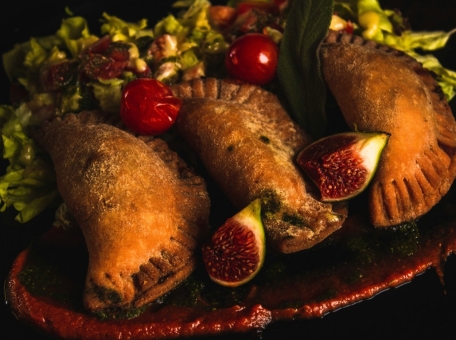 luchshie-restorany-baku-v-kotoryh-podayut-shah-plov-i-kutaby
