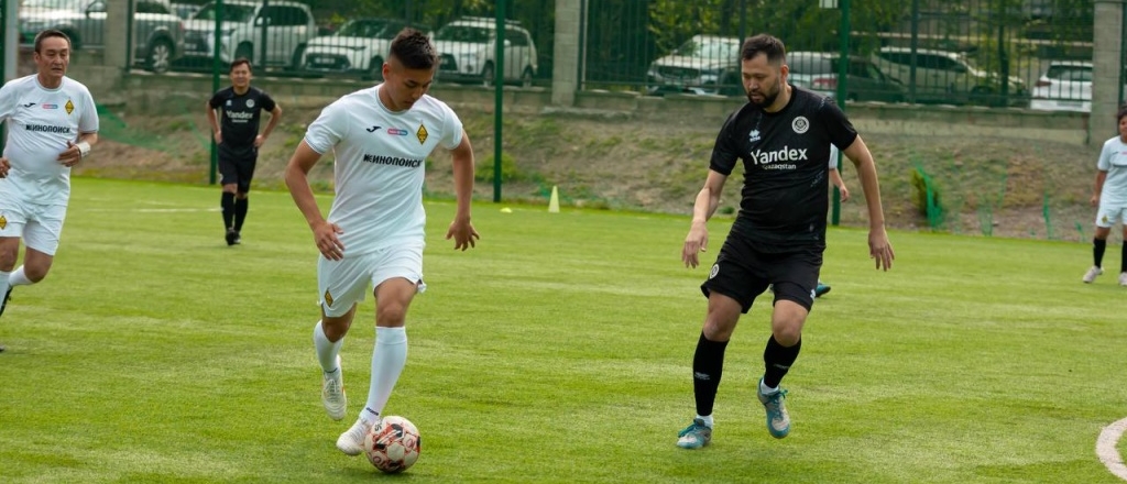 kinopoisk-provel-turnir-po-futbolu-sredi-zhurnalistov
