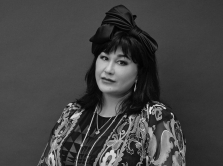 gul-chehra-begim-mahmudova-o-znakomstve-s-iv-sen-loranom-i-sozdanii-seti-parfyumernyh-magazinov-v-uzbekistane
