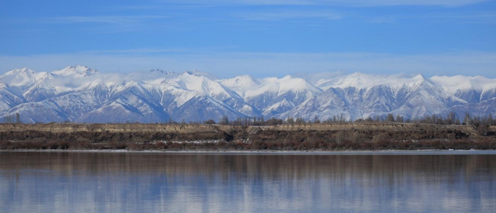 issyk-kul-vesnoy-13-mest-kotorye-stoit-uvidet-do-nachala-plyazhnogo-sezona