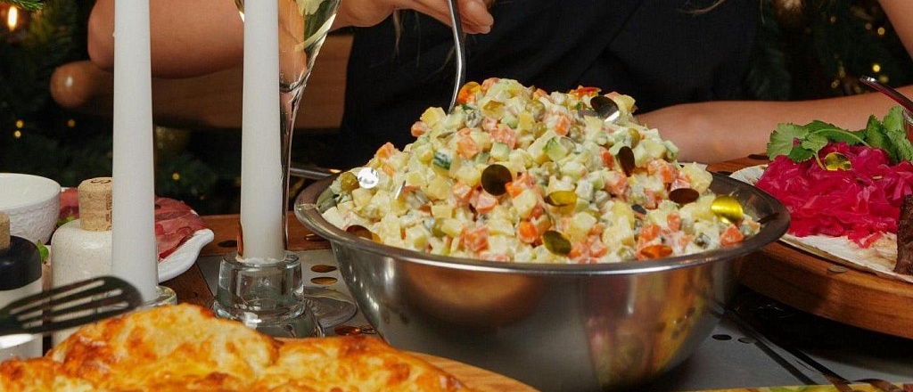 gde-zakazat-luchshiy-oliv-e-ili-sel-d-pod-shuboy-v-dushanbe