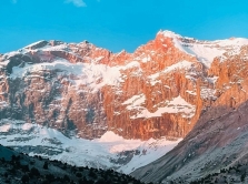 a-guide-to-tajikistan-s-resorts-mountains-lakes-and-thermal-springs