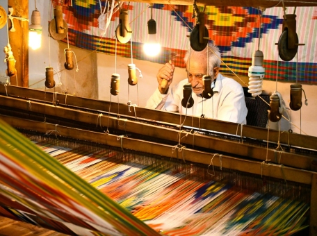 tadzhikskiy-shelk-atlas-i-adras-gde-kupit-i-kak-otlichit-nastoyaschiy-ot-poddelki