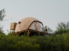 kuda-poehat-iz-astany-na-mayskie-glempingi-bazy-otdyha-i-domiki-v-lesu