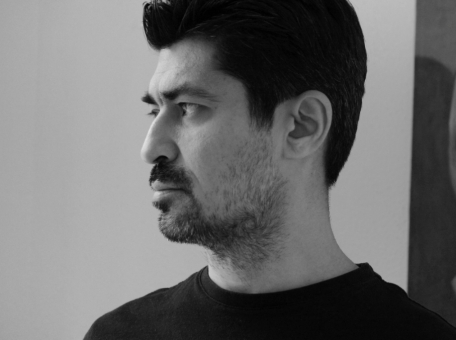 ulugbek-holmuradov-o-razvitii-brenda-masar-i-tom-kak-sozdavat-kollekcii-na-lokal-nyh-smyslah-i-rabotat-s-dizaynom-bez-klishe