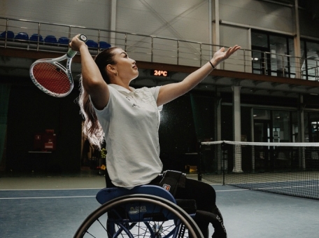my-raznye-no-my-ravnye-deystvuyuschie-sportsmeny-po-paralimpiyskomu-tennisu-o-vliyanii-sporta-na-zhizn