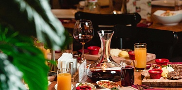 40 лучших мест Караганды для семейных ужинов, встреч с друзьями и деловых переговоров