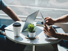 pryamoy-efir-kak-it-kompanii-vyyti-na-mrr-v-100-000-v-mesyac-uzhe-5-iyunya