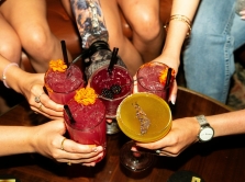 15-stil-nyh-zavedeniy-baku-dlya-vstrech-s-podrugami