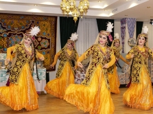pleylist-dlya-uzbekskogo-tuya-20-samyh-populyarnyh-pesen