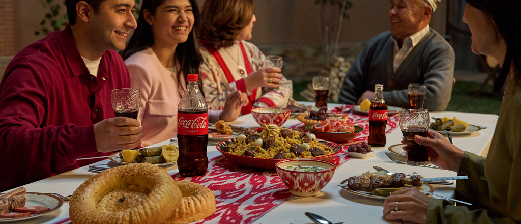 v-preddverii-ramazana-coca-cola-v-uzbekistane-zapustila-pervuyu-lokal-nuyu-kampaniyu-o-lyubvi-dobre-i-podderzhke