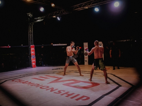 tadzhikskiy-boec-nurullo-aliev-podpisal-novyy-kontrakt-s-ufc