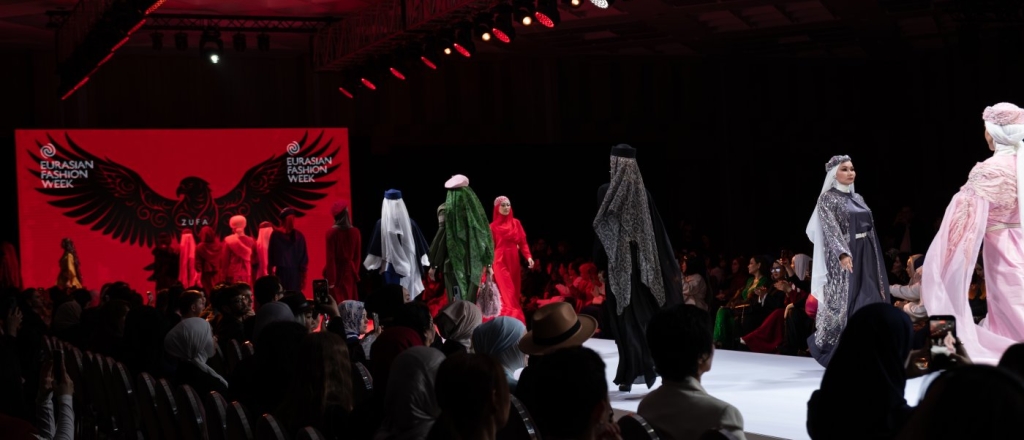 v-almaty-proshel-10-yubileynyy-sezon-eurasian-fashion-week-spring-summer-2026